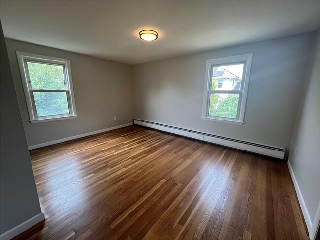 Building Photo - 143 Greenmeadow Cir