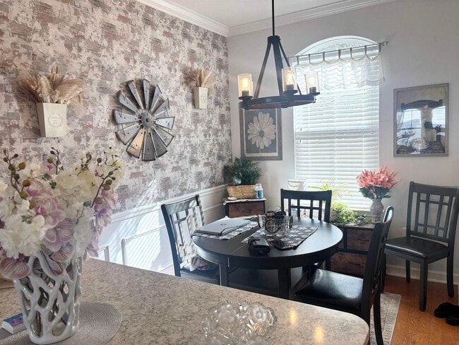 Building Photo - 3792 Alexandria Ave