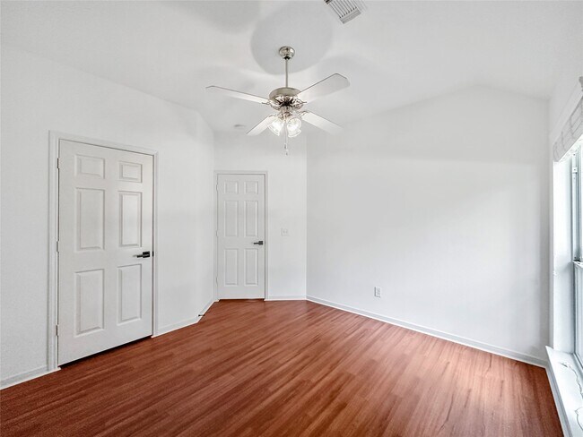 Building Photo - 126 N Willow Point Cir