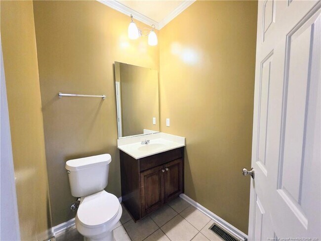 Building Photo - 1612 Middle Creek Cir