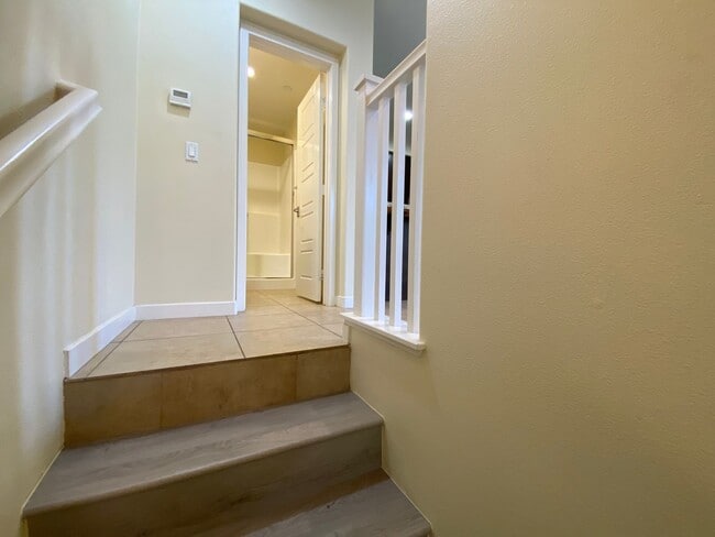 Building Photo - 3bedroom 3 bath home in the Solaire Commun...