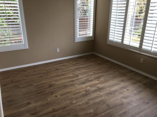 Building Photo - 5BD 2.5BA House in Carlsbad