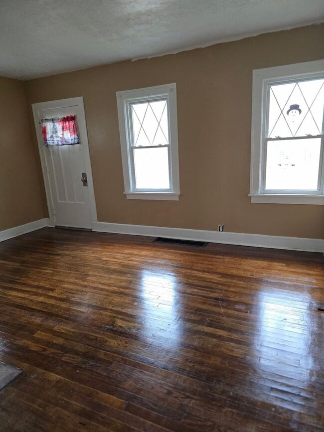 Building Photo - 18806 Pawnee Ave