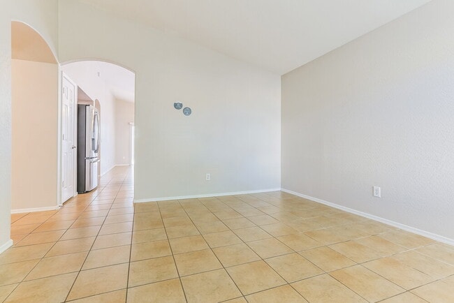 Building Photo - 1465 E Rolls Rd