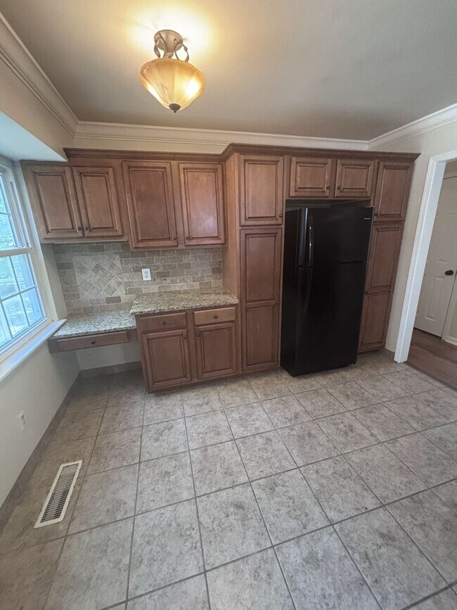 Building Photo - 1451 Arrowhead Trail