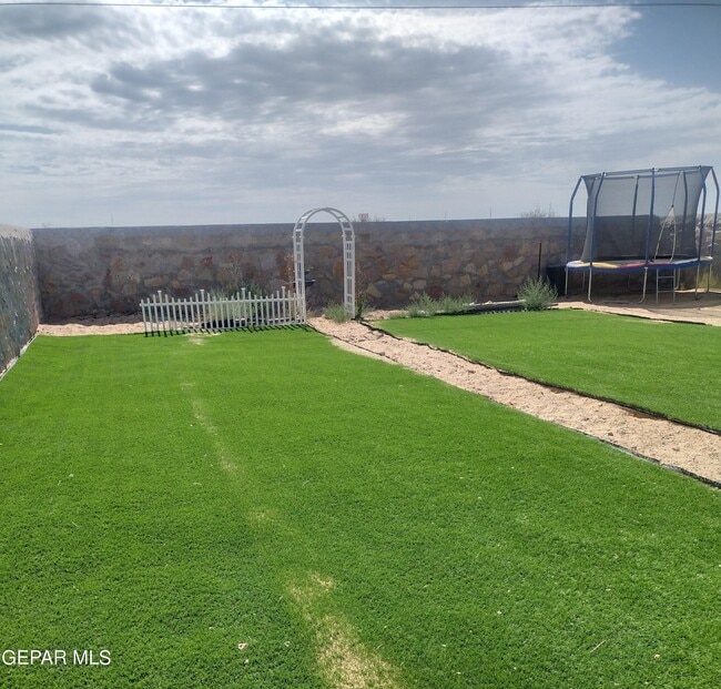 Building Photo - 1088 Nepal Sky St