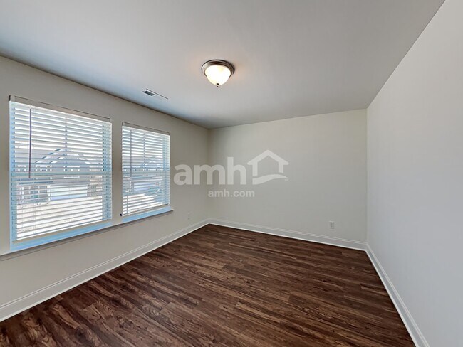 Building Photo - 2135 Laurel Vlg Cir