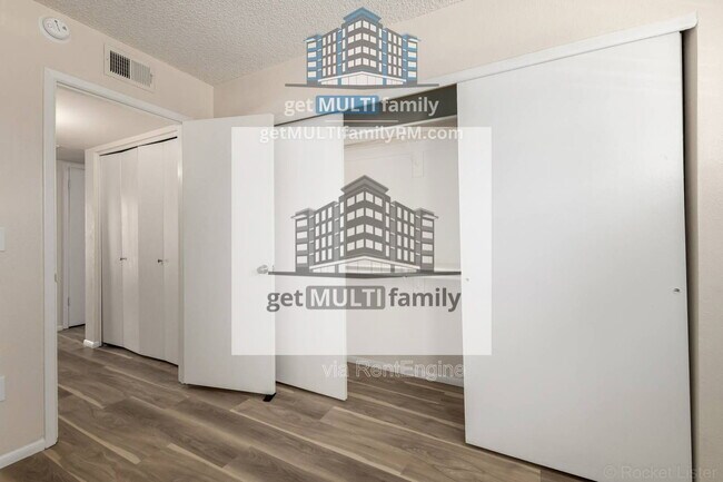 Building Photo - 11640 N 51st Ave