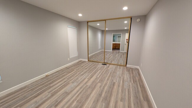 Building Photo - 909 Richland Rd