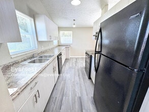 Building Photo - 16005 Ranchita Ct