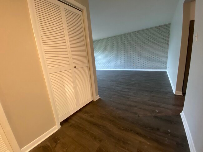 Building Photo - 149 Juniper Drive