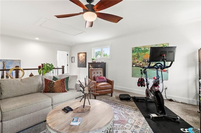 Building Photo - 175 STONELEDGE TRCE N