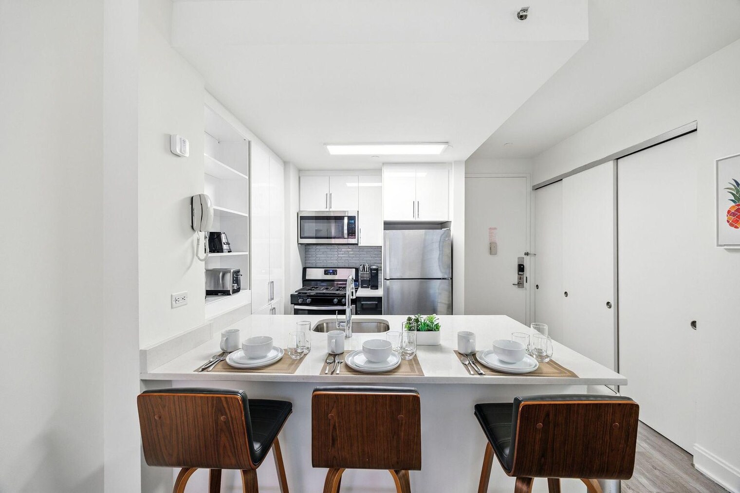 Building Photo - 10 Hanover Square