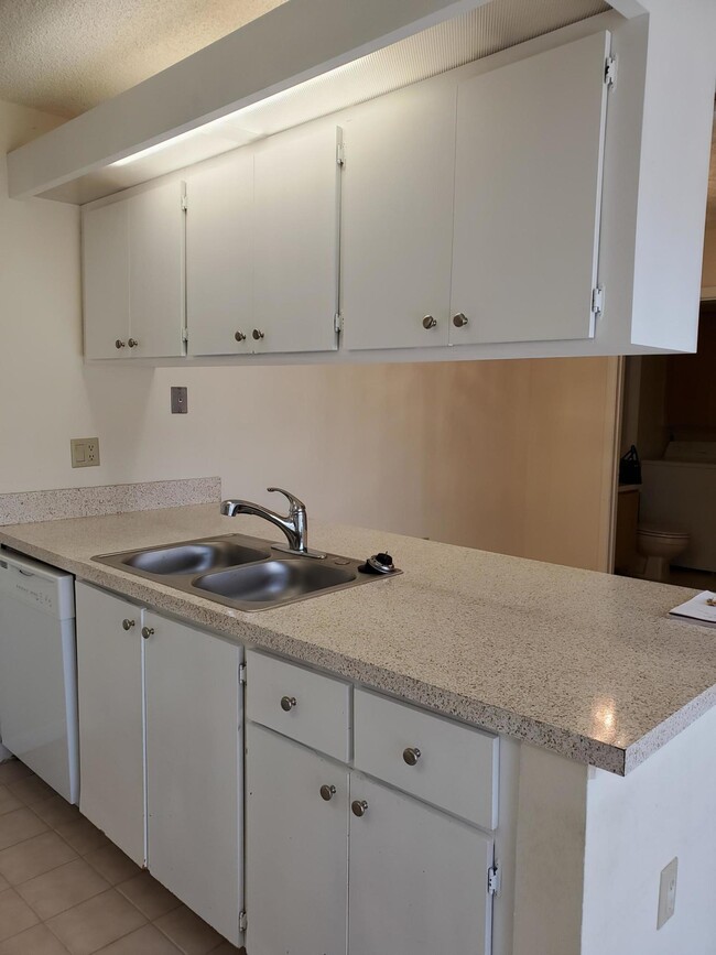 Building Photo - 573 Green Springs Pl