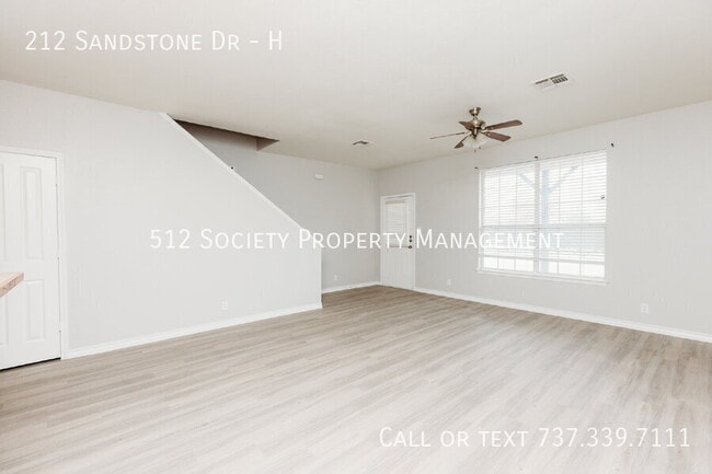 Building Photo - 212 Sandstone Dr