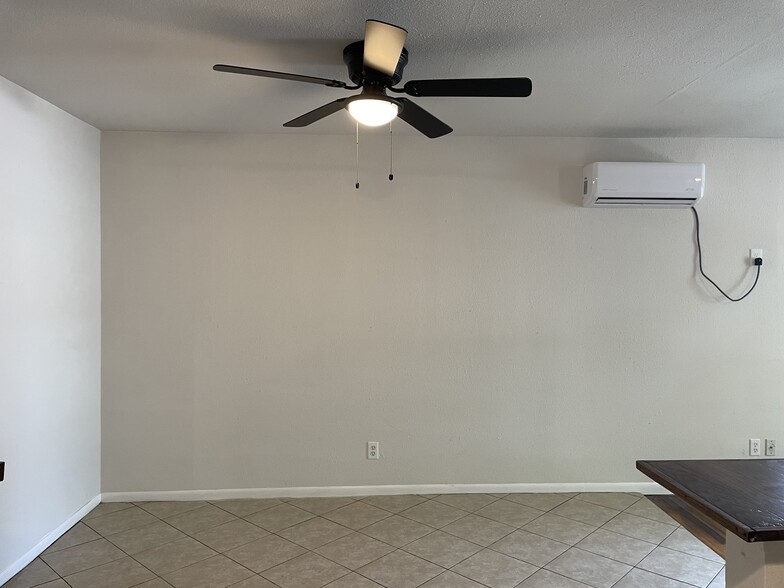 Building Photo - 1628 Sacramento