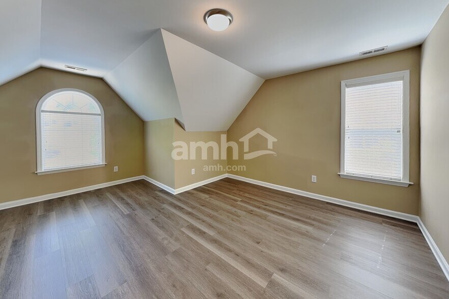 Building Photo - 244 Sarazen Dr
