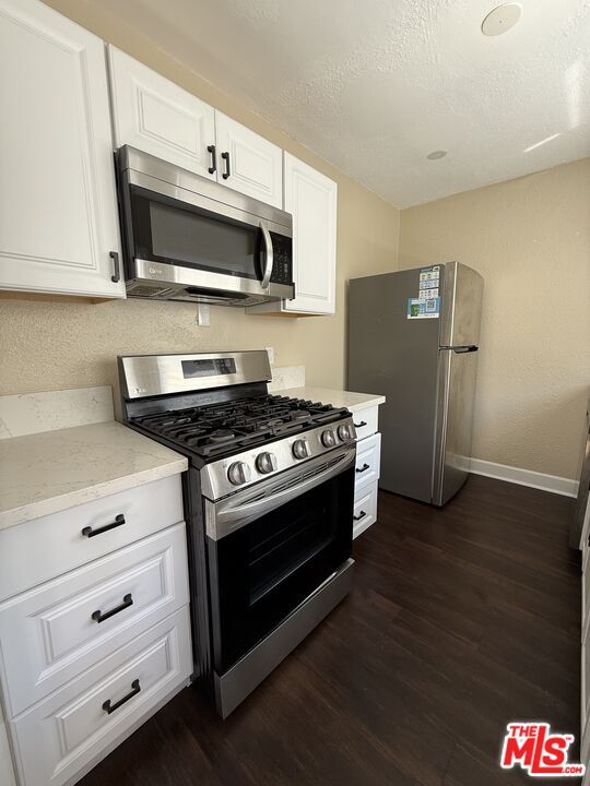 Building Photo - 1328 S Bronson Ave