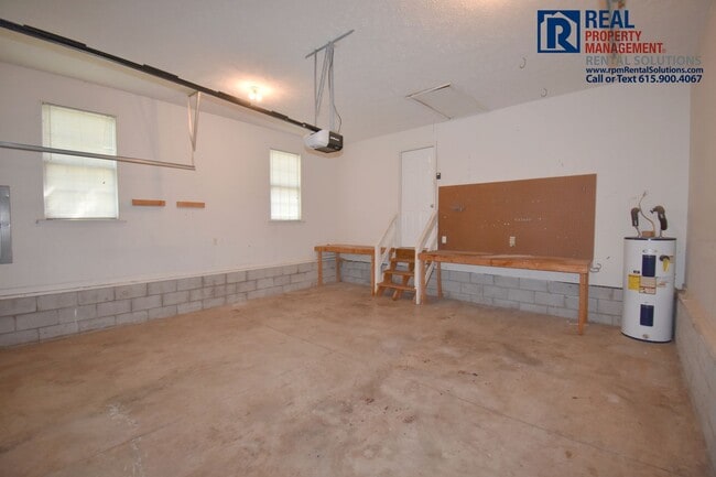 Building Photo - Adorable 3BR/2BA, attached 2 car garage in N. Murfreesboro on a corner lot!