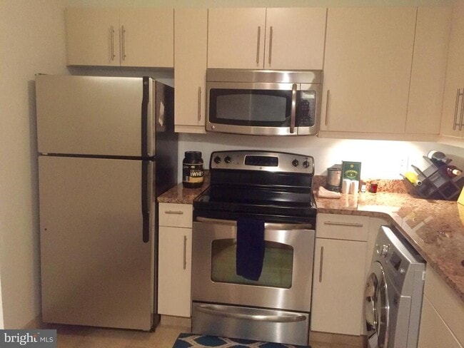 Building Photo - 219 S 18th St