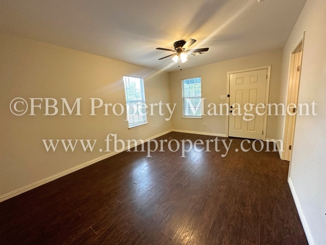 Building Photo - 1020 N Beaton St