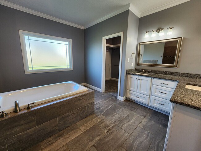 Building Photo - 3947 Crusader Ct