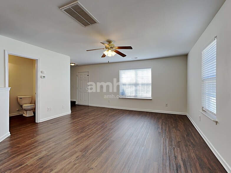 Building Photo - 3149 Talladega Ct