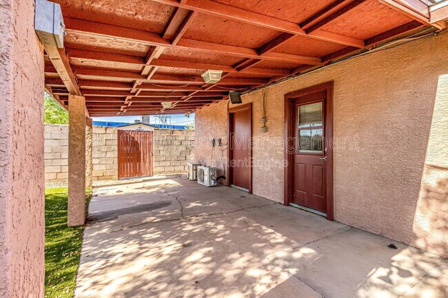 Building Photo - 1626 W Taylor St