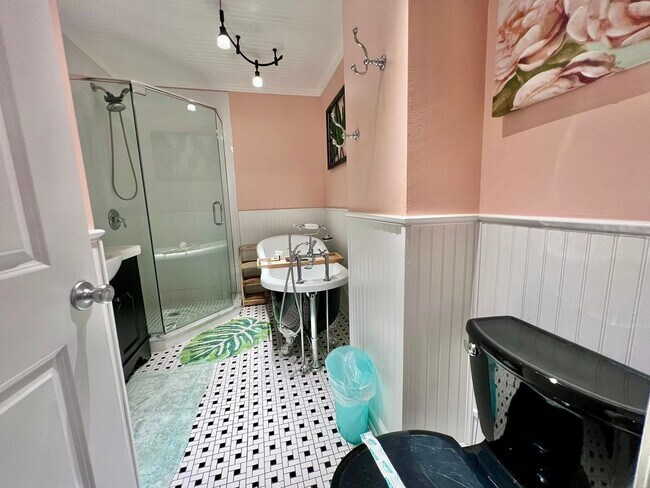 Building Photo - Beautiful 2 Bedroom Townhome in NSB with p...