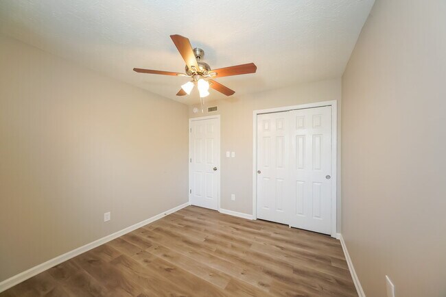 Building Photo - 7351 Camberwood Dr