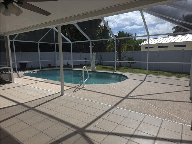 Building Photo - 1565 Thumb Point Dr