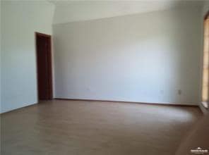 Building Photo - 5 Swallow Ave