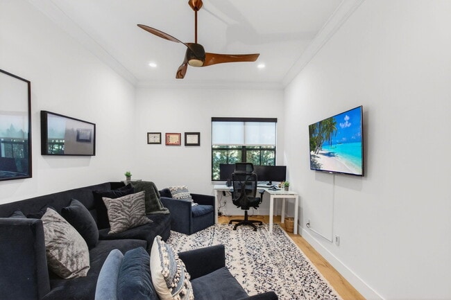 Building Photo - 17662 Cadena Dr