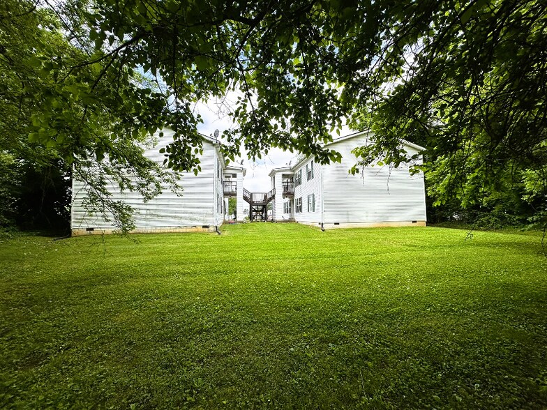 Building Photo - 1506 Batts Blvd