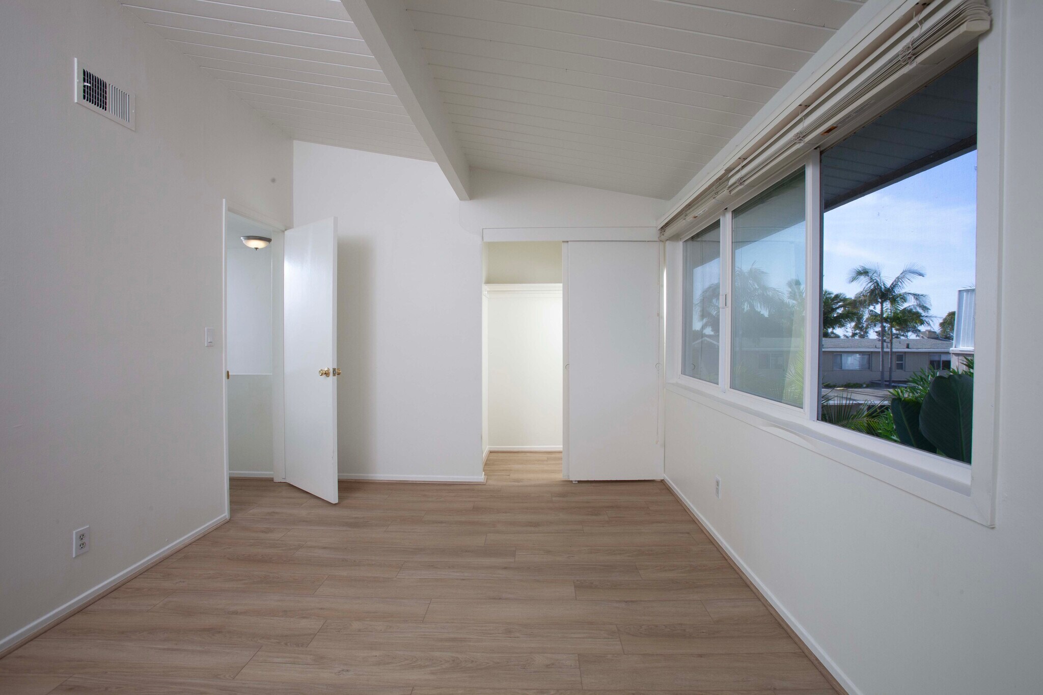 Building Photo - 478 Seaward Rd