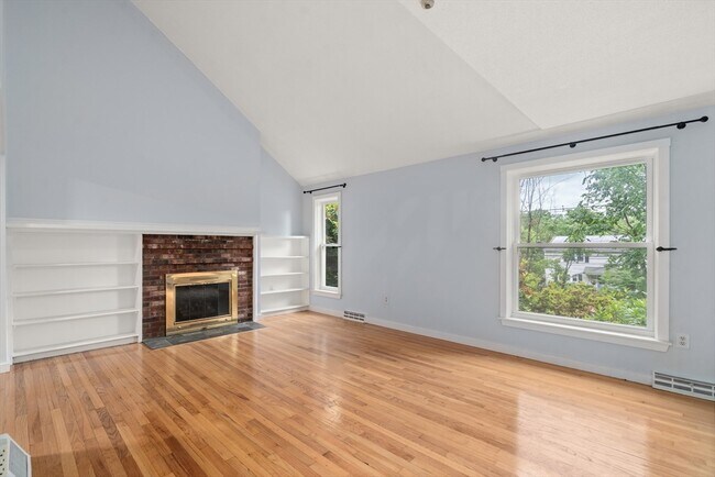 Building Photo - 24 Speen St