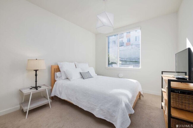 Building Photo - 555 Innes Ave