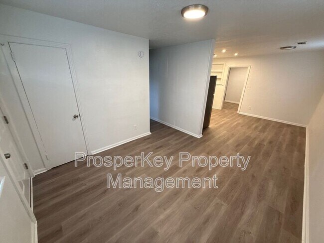 Building Photo - 4723 Harbin St