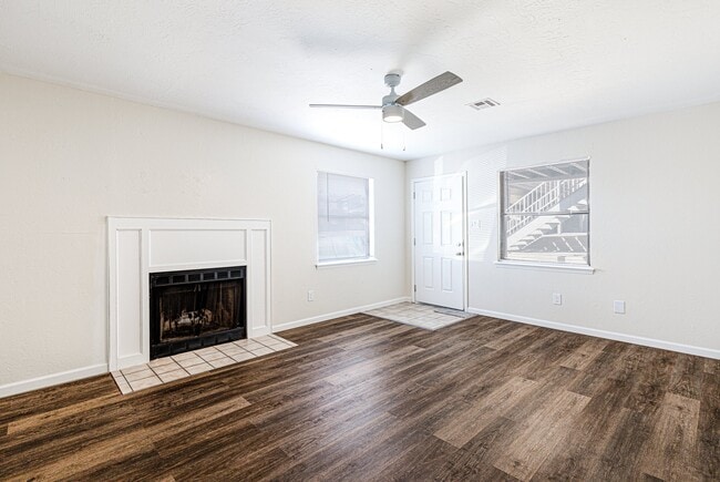 Building Photo - 4002 NW Ozmun Ave