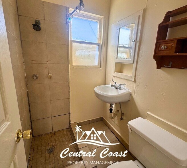 Building Photo - 0 E Chapel St