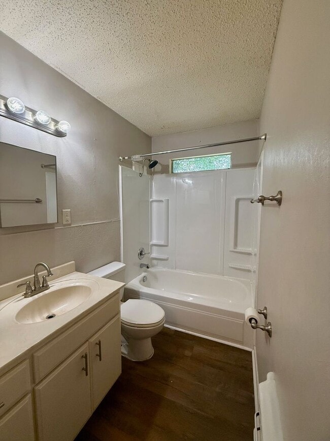 Building Photo - 5105 Lewis Ln