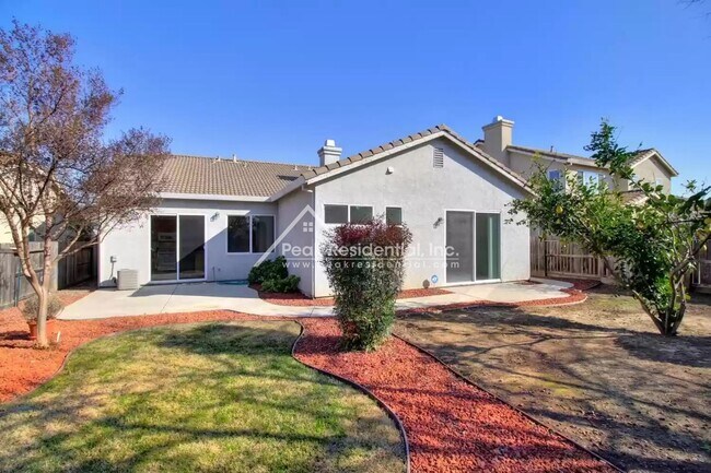 Building Photo - Wonderful 3bd/2ba Elk Grove Home with 2 Car Garage