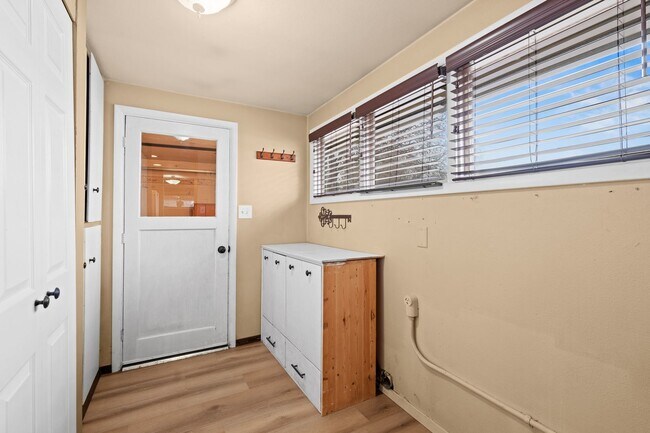 Building Photo - South Hill cute 2 Bed 1 Bath rancher with covered entertaining patio - Coming Soon 9/23