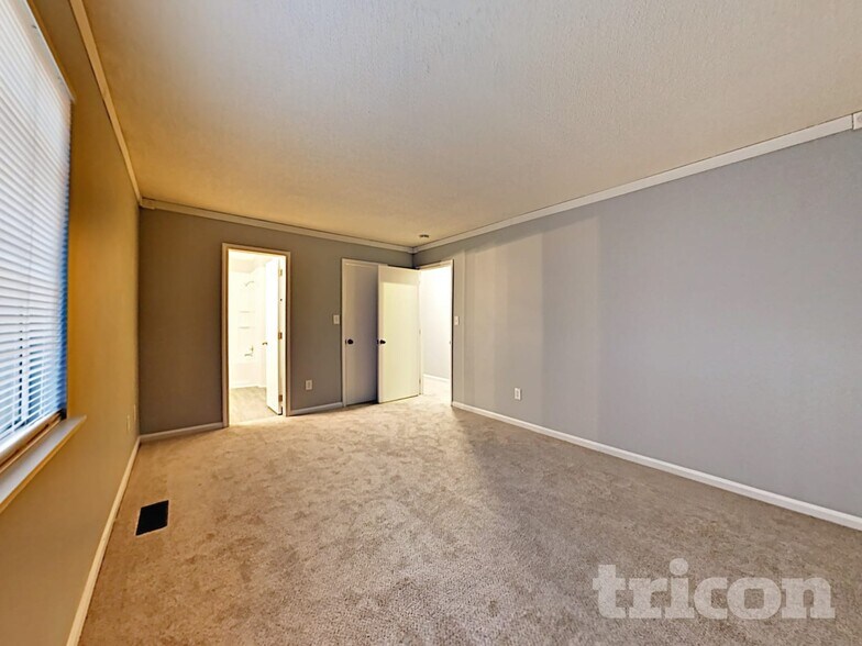 Building Photo - 7139 Markway Dr