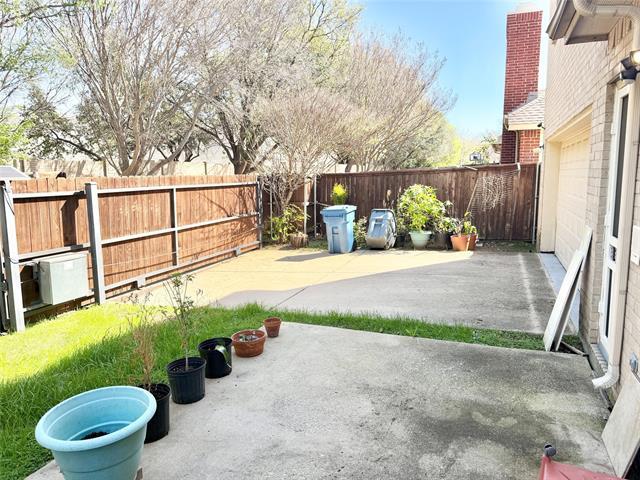 Building Photo - 652 Forest Hill Dr