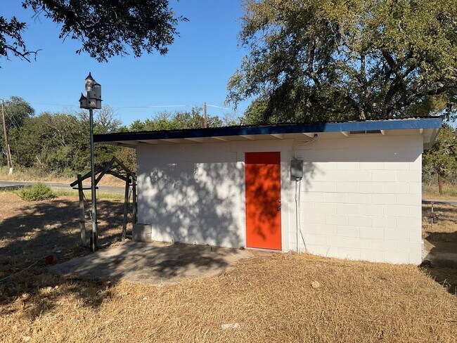 Building Photo - Available Now- 2 Bedroom 1 Bath in Granite...
