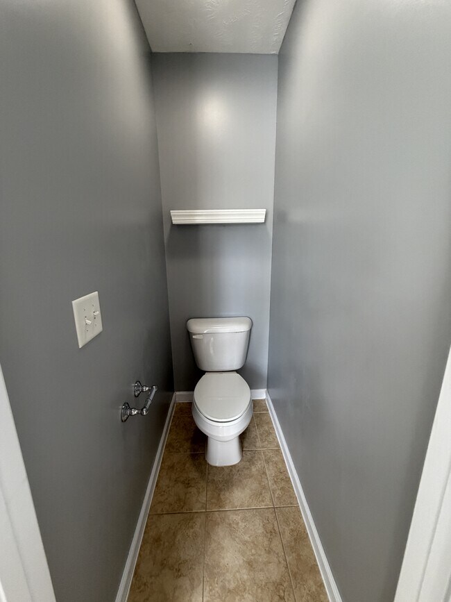 Building Photo - 44 Cutter Cir