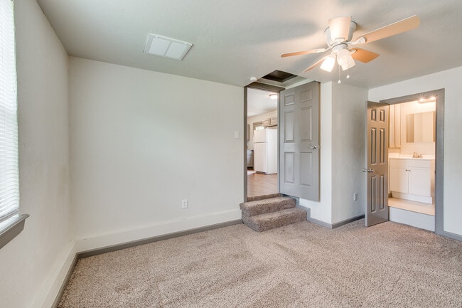 Building Photo - 2408 NW 40th St