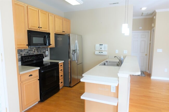 Building Photo - 30 Cedar Rock Dr