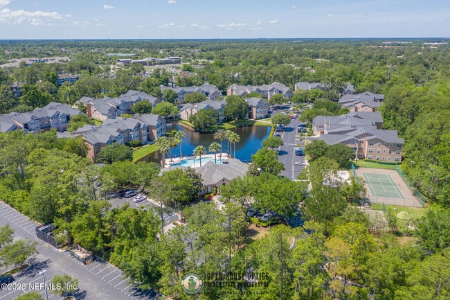 Building Photo - 13810 Sutton Park Dr N